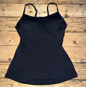 Under Armour Women’s Size Small Black Adjustable Strap Tank WBuilt In Padded